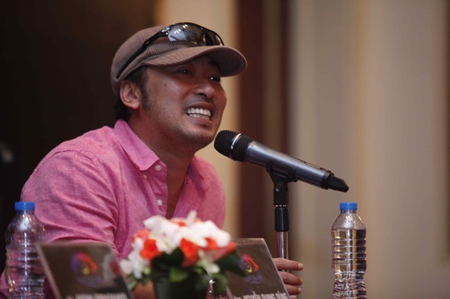 Dũng “Khùng”, Lê Hoàng làm Giám khảo Hoa khôi Áo dài Việt Nam